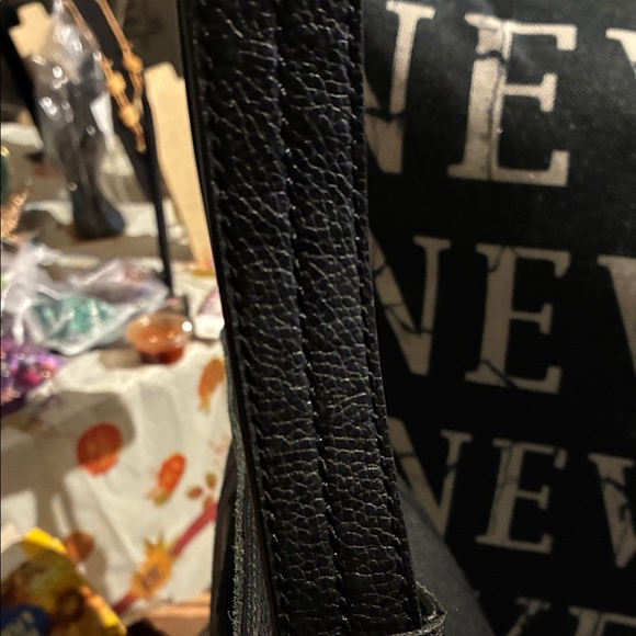 The Sak Black Leather Shoulder Bag no call outs - Picture 4 of 9